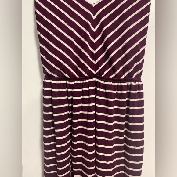 Crossed back Red summer dress - Picture 2 of 7